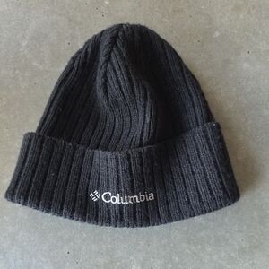 Columbia Black Ribbed Cuffed Beanie